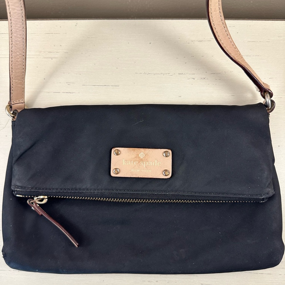 Vintage Kate Spade crossbody in black